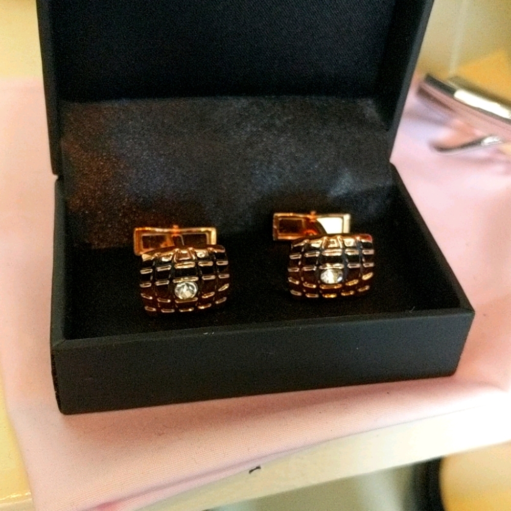 Cuff links
